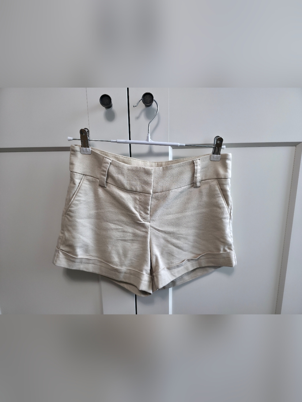 Express Midi Low Rise Linen Blend Off-White Shorts